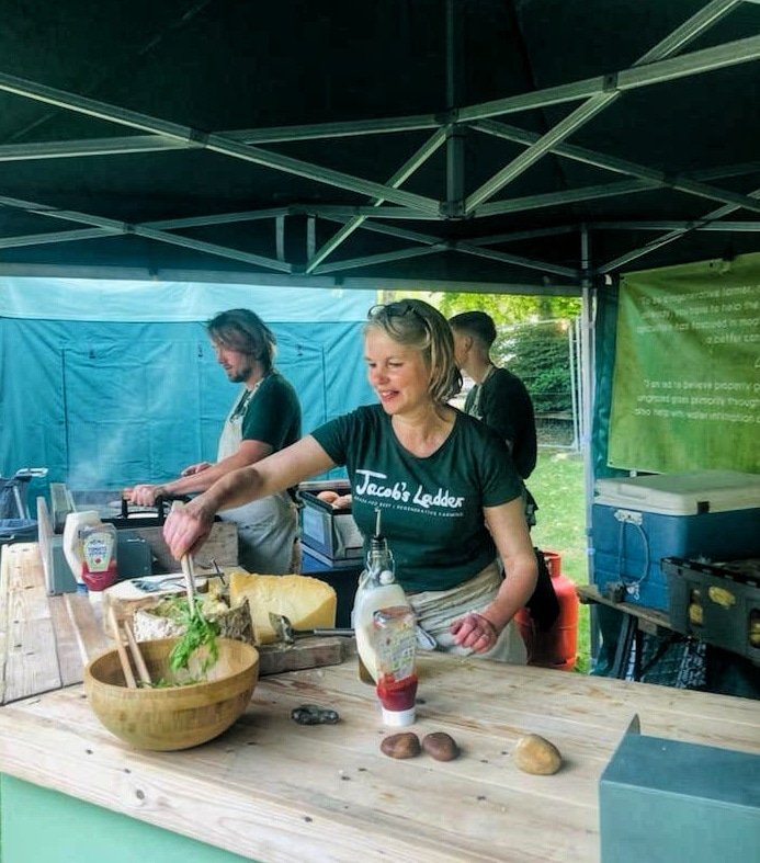 jacobsladderfms's tweet image. We&apos;ve spent the last three days cooking up burgers on the green for the Forest Row Festival 🌳 @frfestival 

It has been amazing and such a joy to see so many familiar faces! Thank you to all the organisers and volunteers for making it happen!