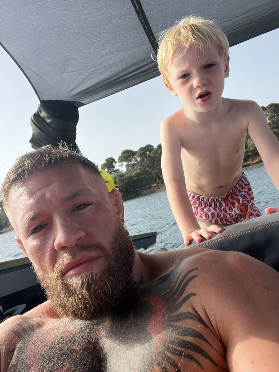 TheNotoriousMMA's tweet photo. https://t.co/WcQQm0NWru