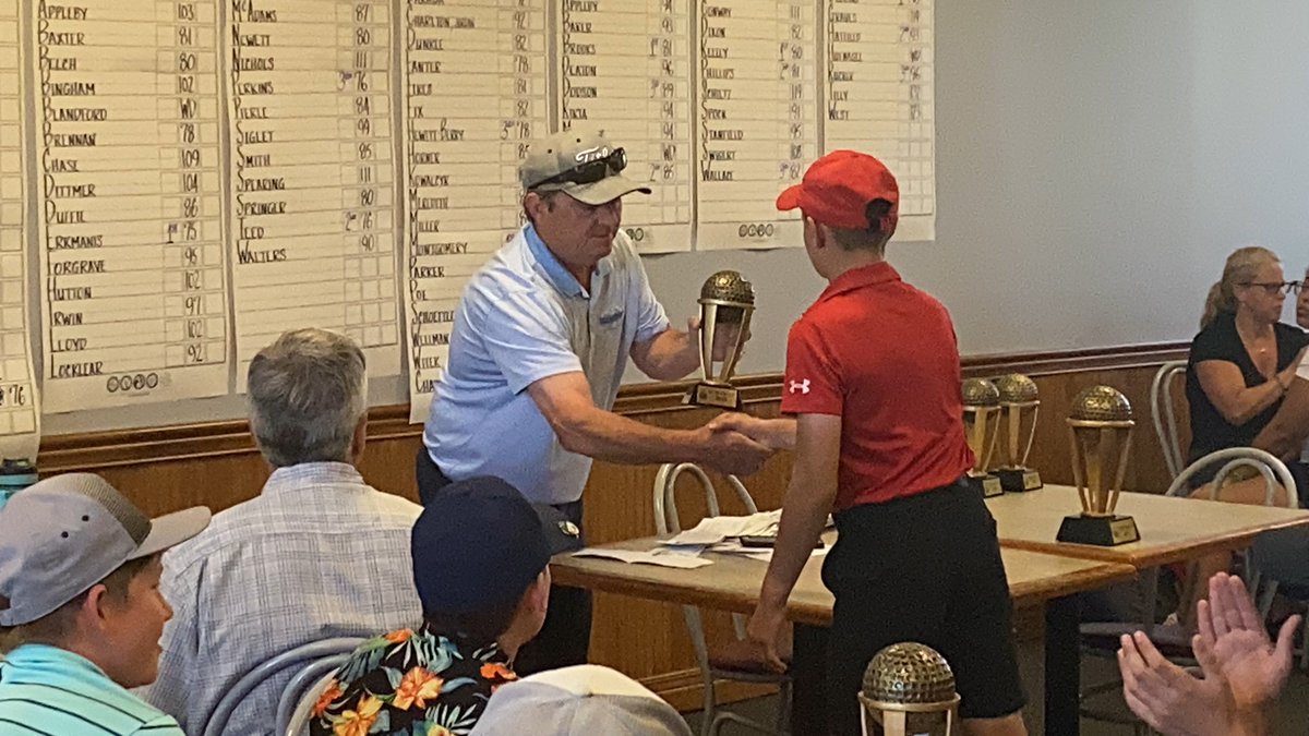 Bulldog_Golfer's tweet photo. 1st Major of the year for the @indyjrgolf tour. Managed to put a round of 76 together, good enough for runner-up. Congrats to Kalen on the win and shout out to my boy @JackW1tty for an awesome round too. #juniorgolf #juniorgolfer #golf #ijgf #tournament #major @futureGolfDogs https://t.co/Nfpm4ObaUQ
