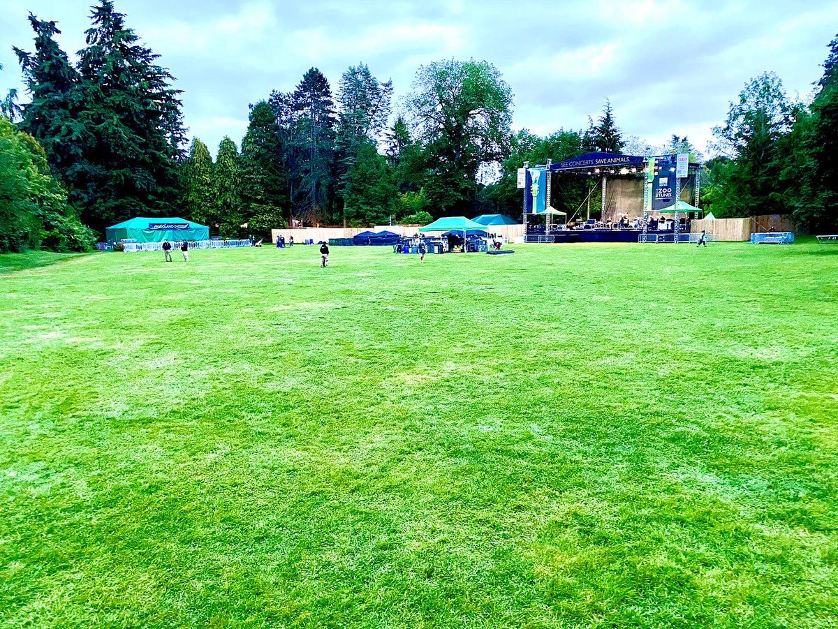 rworldreuse's tweet photo. Reuse works! Thanks for the warm welcome #Seattle! #ReuseSeattle #Reuse #sustainability #zootunes @woodlandparkzoo https://t.co/5Hm9iUWOPM