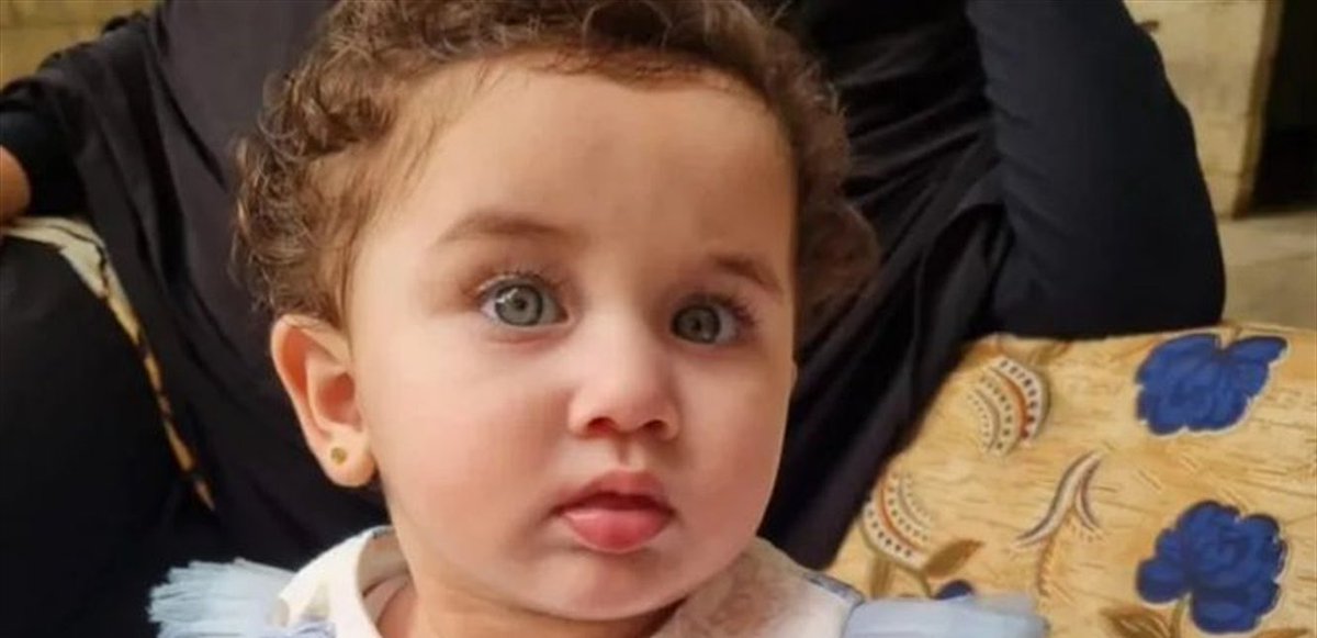 لماذا الطفلة #ياسمين_المصري خسرت حياتها  بهذه الطريقة في بلد لا يؤمن اي نوع من انواع الحماية الاجتماعية للفقراء لماذا؟ غياب المحاسبة في كل مرة يزيد من الجرائم ومن ارتكاب المزيد من الأخطاء بحق الناس. لا افكر الا بوالدتة ياسمين كيف ستنام من دون طفلتها الليلة@🥲