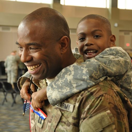 NationalGuardMO's tweet photo. Happy #FathersDay from the Missouri Army National Guard!

Tell us how you celebrated in the comments!

#GoGuard #MOGuard https://t.co/DkmvYyUwyV