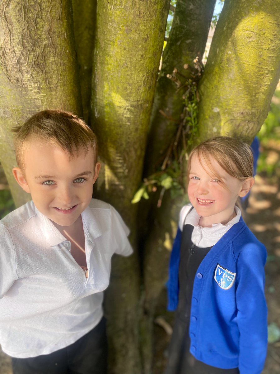 MissCleaver's tweet photo. 🐝We have been loving the @30DaysWild  challenges! So far we have learned about 🌳 and hugged one 🤗, enjoyed a 📚 outside, built a 🪲hotel, had a sensory walk and much more! 🦋#vpsstem https://t.co/9rnPFZhxWy
