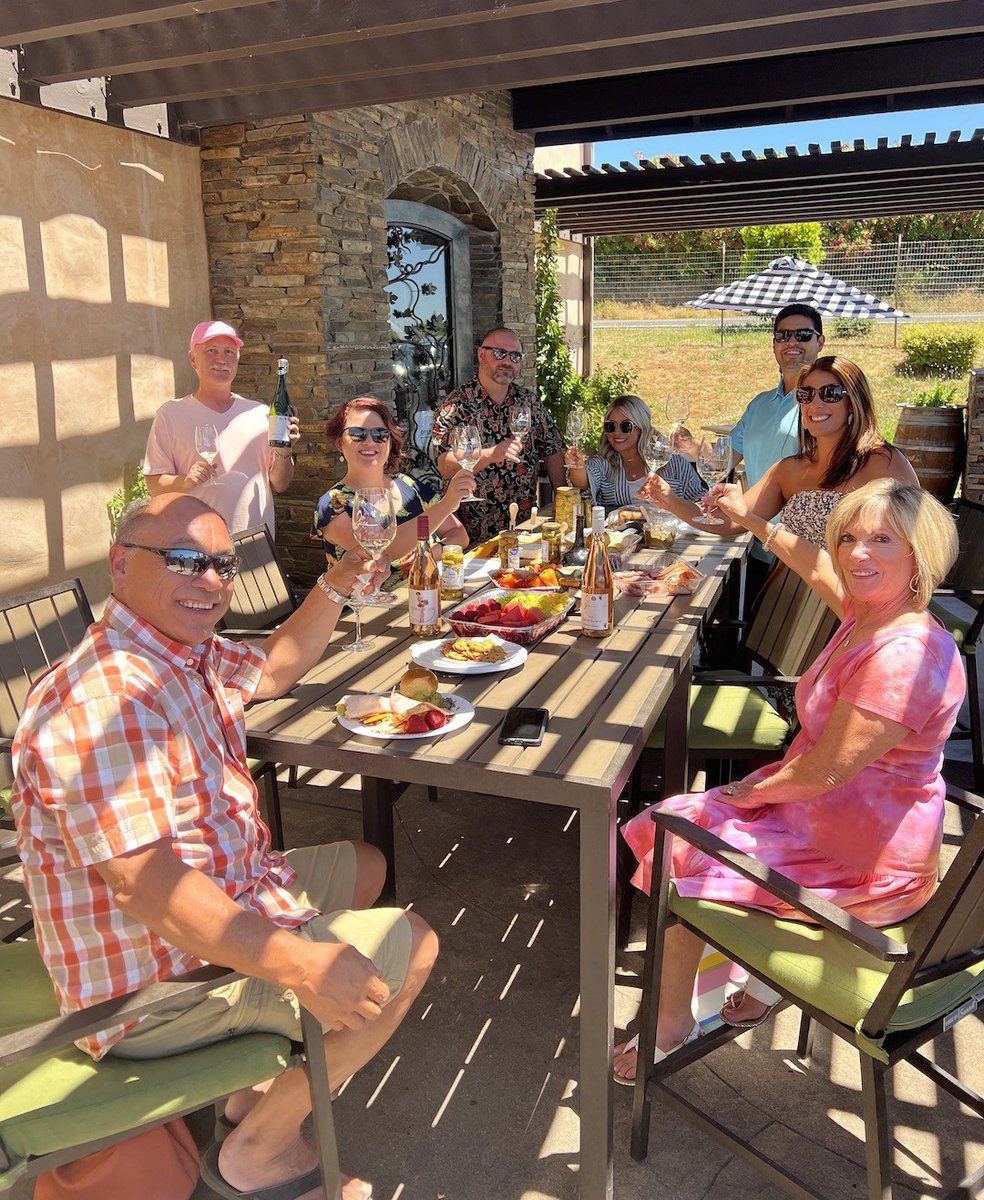 ScottHarveyWine's tweet photo. This month we celebrated #NationalRoseDay and our guests looked fabulous during their visits! Thank you to those who celebrated with us and wore their pink! Let's do it again next year! https://t.co/HuFDpoZMwL
