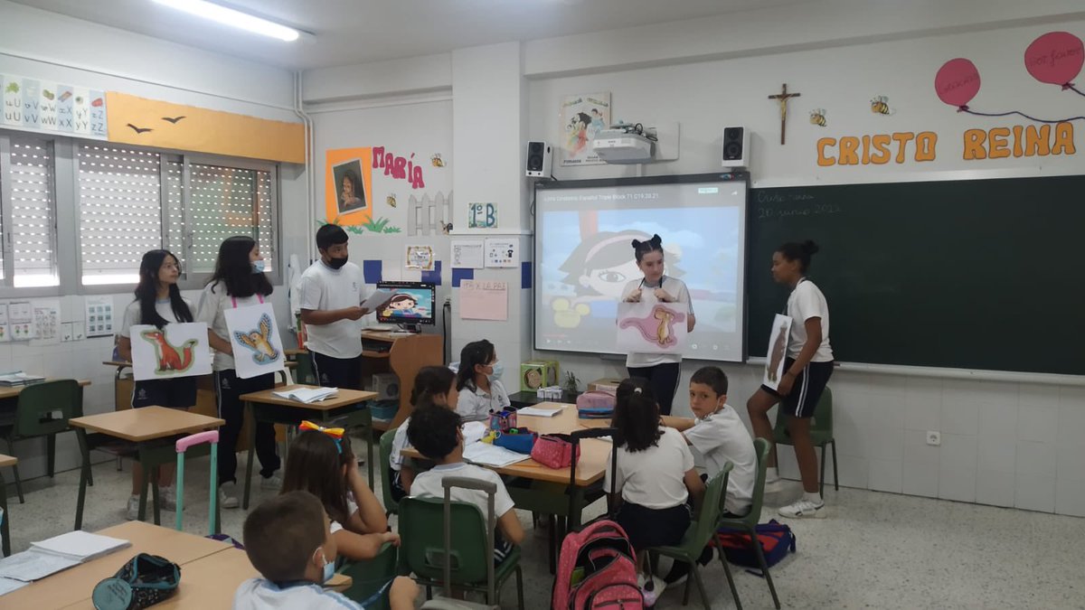 CristoReyMadrid's tweet photo. Hoy, los alumnos de 6º de #Primaria han ido a las clases de #Infantil y Primaria a contar cuentos en inglés.
Today, the #sixthgraders have gone to kindergarden and #primary classes to tell stories in #English. #CristoRey #100añosCR https://t.co/it7gS73ZqM