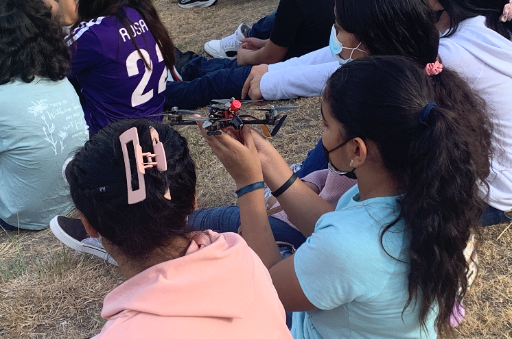 SAISD CAREER AND TECHNICAL EDUCATION (@saisdcte) on Twitter photo Middle School SMART Campers get to see competition drones this week! This morning <a href="/PoeMiddle/">Poe Middle School - SAISD</a> campers learned how the drones were created, experienced how fast/high they fly and asked questions to this high school drone pilot. Thank you for visiting <a href="/DaylightFpv/">DayLight FPV</a>! <a href="/SAISDCTE/">SAISD CAREER AND TECHNICAL EDUCATION</a> Middle School SMART Campers get to see competition drones this week! This morning <a href="/PoeMiddle/">Poe Middle School - SAISD</a> campers learned how the drones were created, experienced how fast/high they fly and asked questions to this high school drone pilot. Thank you for visiting <a href="/DaylightFpv/">DayLight FPV</a>! <a href="/SAISDCTE/">SAISD CAREER AND TECHNICAL EDUCATION</a>
