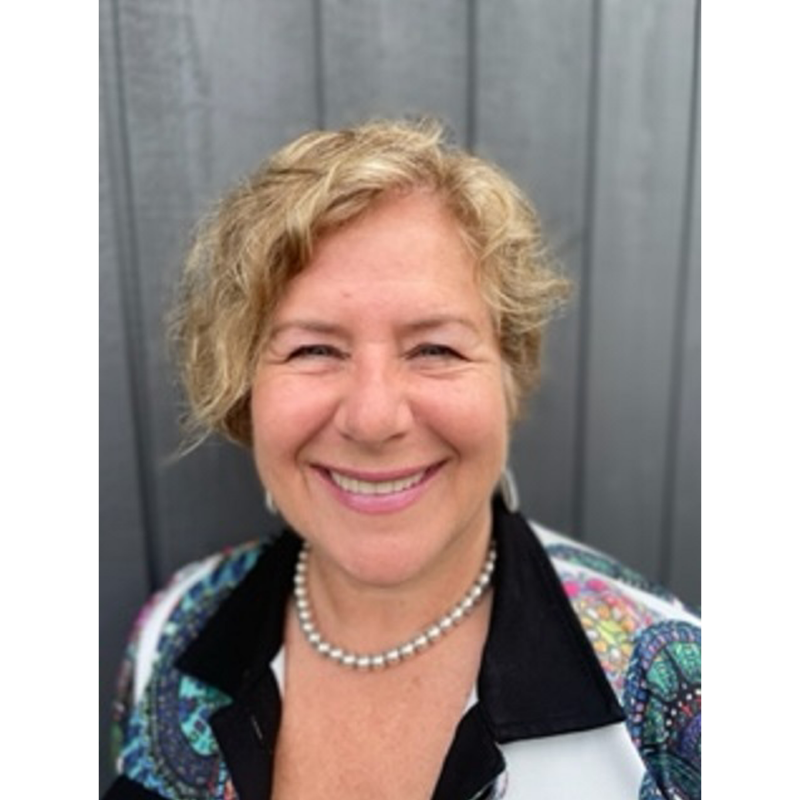 WesternU's tweet photo. Retiring as president and CEO of @stjosephslondon, @DrGKernaghan is a speaker and trainer in crucial conversations, accountability and leadership. The @SchulichMedDent grad will receive an honorary doctorate at today's @iveybusiness convocation. #WesternClassOf2022 #WesternU