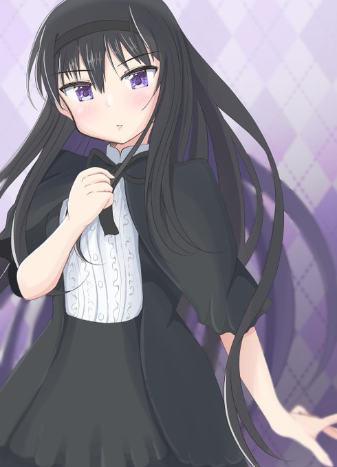 リクエストもらった暁美ほむらさんです
叛逆で着てたワンピース資料それぞれ違うのでとりあえずフィギュアを参考にしました
懐かしいねまどマギ 