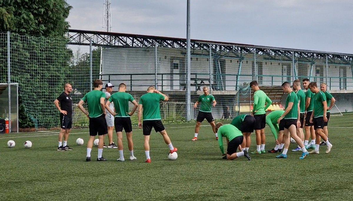 fkpribram's tweet photo. ⏭ PŘÍPRAVA // Dneškem jsme zahájili letní přípravu na nadcházející sezónu 2022/2023. Jaký kádr hráčů i realizační tým bude v našich barvách?
➡ https://t.co/ulUS3AjPyk https://t.co/fb1D1BuPKo