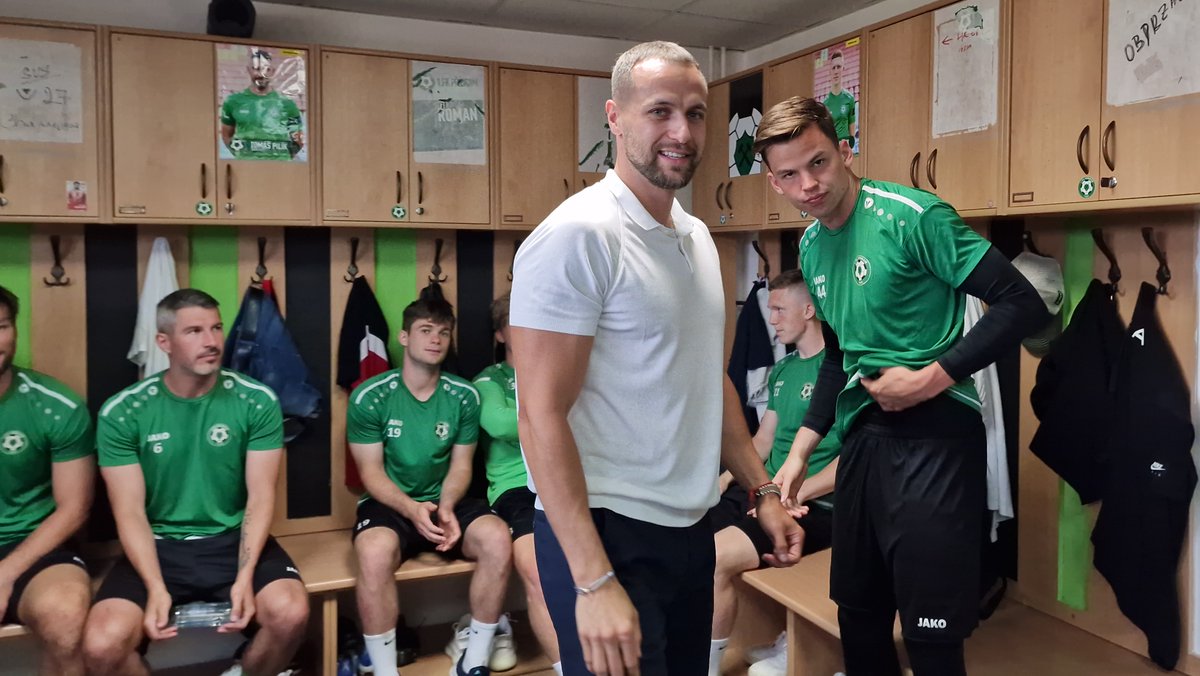 fkpribram's tweet photo. ⏭ PŘÍPRAVA // Dneškem jsme zahájili letní přípravu na nadcházející sezónu 2022/2023. Jaký kádr hráčů i realizační tým bude v našich barvách?
➡ https://t.co/ulUS3AjPyk https://t.co/fb1D1BuPKo
