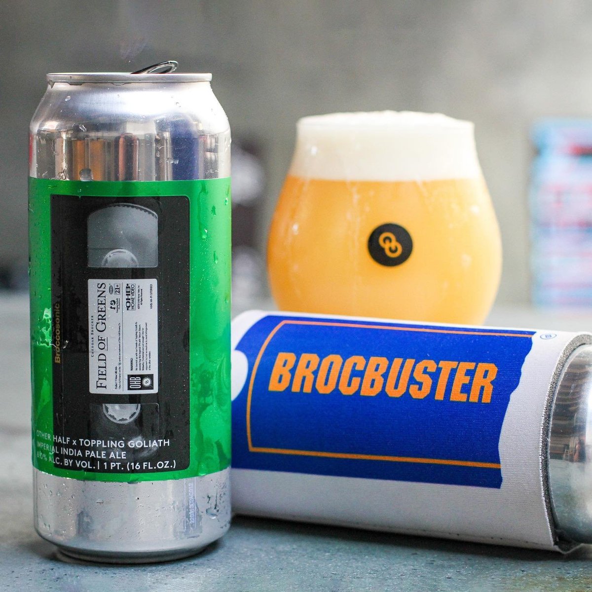BeersAnd1's tweet photo. @otherhalfnyc sticking with the baseball theme and we're not mad about it! This #ImperialIPA has all the makings of the banger hopped with #NelsonSauvin #Moteuka and #Citra .. collab with @topplingbrews !!!
#Beer #IPA #Hoppy #Hazy #HazyBeer #BeerPodcast #BeerReview #BeerForDays https://t.co/qpUm1NzN0I