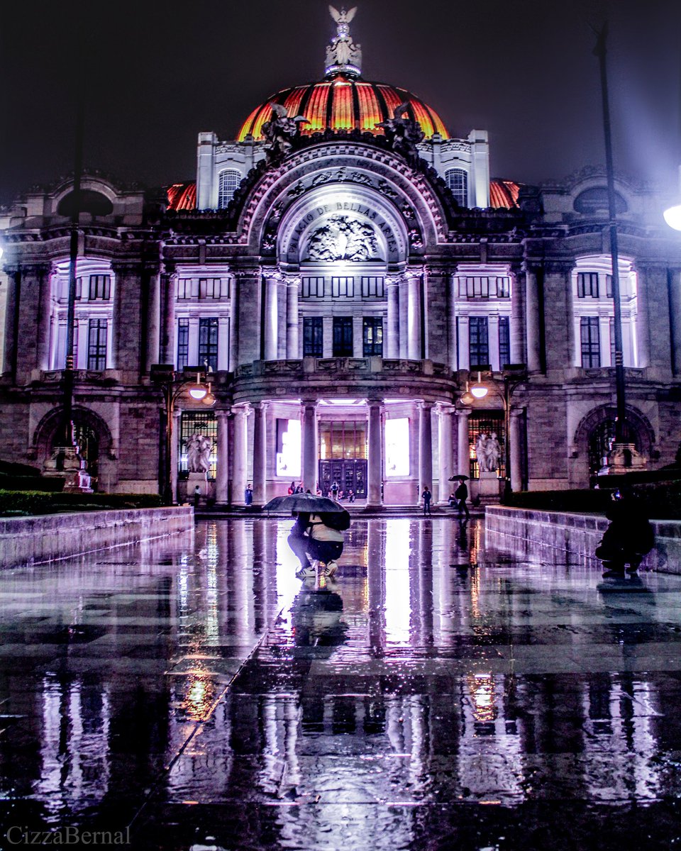 Iniciamos la semana con esta foto que tomé de bellas artes
