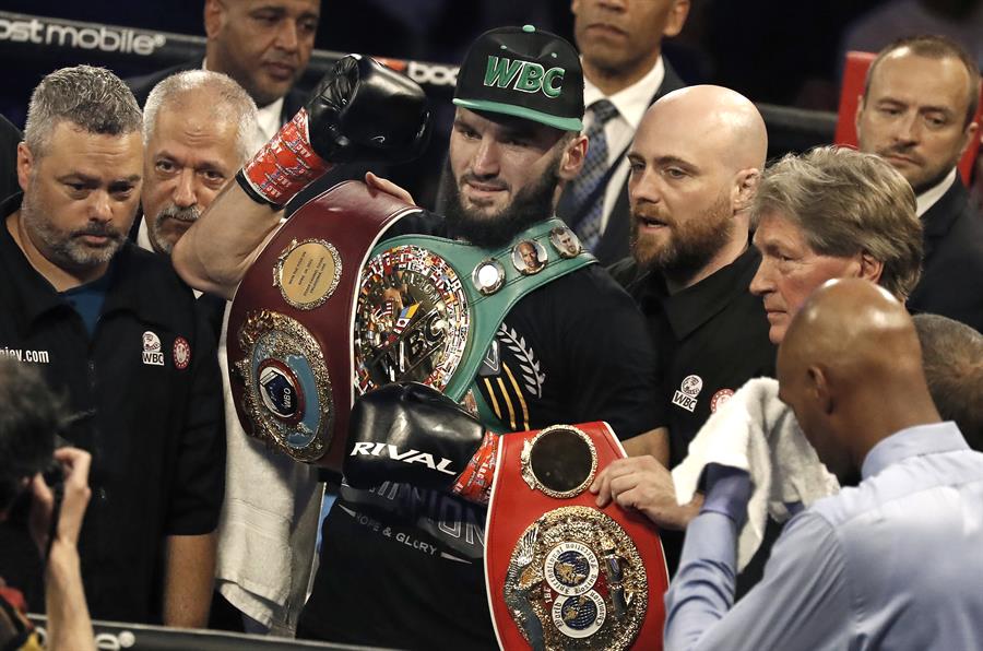 SoyNuevaPrensa's tweet photo. #Beterbiev derribó a Smith jr en dos asaltos y le arrebató la #Faja de la #Omb - https://t.co/Ur6mN0nJcn
#SoyNuevaPrensa #DosAsaltos #NuevaYork #SmithJr #Boxeo #Deportes https://t.co/UqnwCrzGPQ