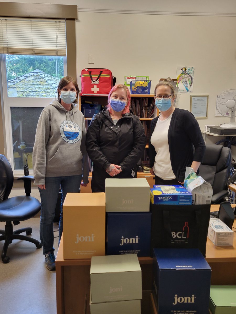 VicCoolAid's tweet photo. 😇😍 An awesome story to kickstart your #Monday: Community member Jessie-Anne Reeves raised $600.00 in personal donations to buy feminine hygiene products from @get_joni. #GetJoni also gave Jessie-Anne extra products when they heard about her! Thank you!
#VicCoolAid #CoolHealth https://t.co/GQAkSBP1px