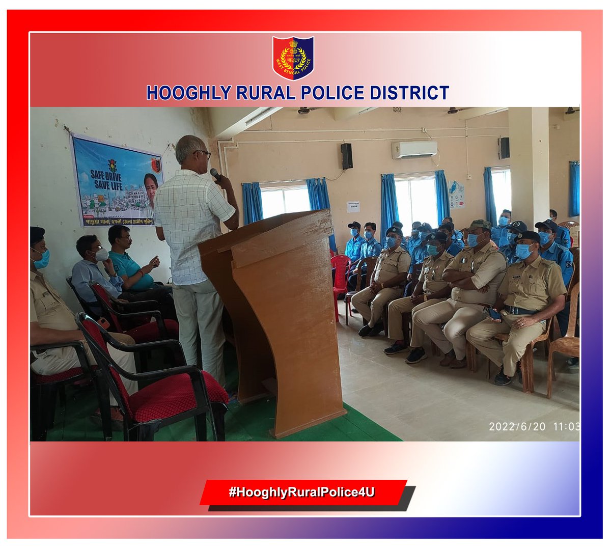 HglyRuralPolice's tweet photo. আজ হুগলী গ্রামীণ পুলিসের পান্ডুয়া থানার-পক্ষ থেকে কোভিড সচেতনতা এবং প্রাথমিক চিকিৎসা সচেতনতা বৃদ্ধির জন্য একটি অনুষ্ঠানের আয়োজন করা হয়।
#SafeDriveSaveLife
#covid19protection
@WBPolice https://t.co/qlFPHn6yru