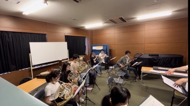 こんにちは！武蔵大学管弦楽団です！
暑い日が続きますがいかがお過ごしでしょうか？

私たちは前期リーダー公開に向けて日々練習しています✊🏻
本日はリハーサルを行いしました。

興味を持った方いつでもdmお待ちしています😍