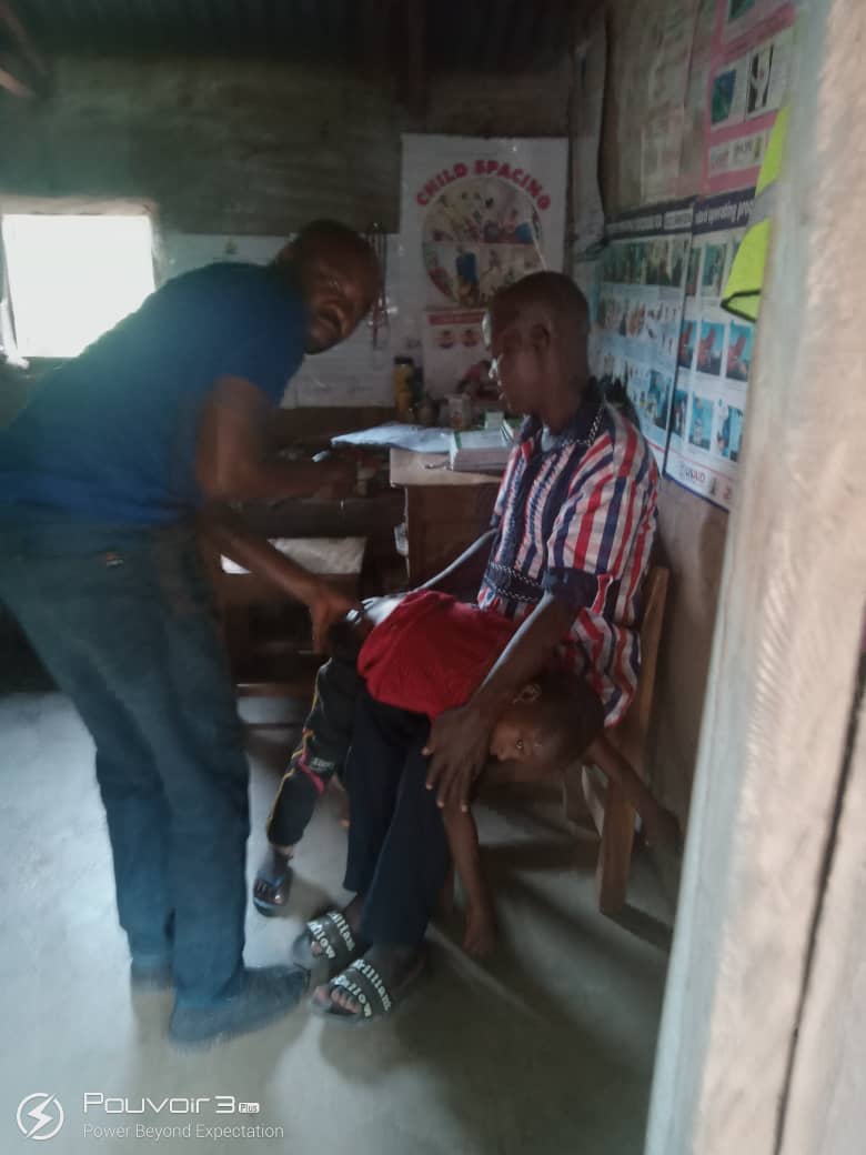 TrackaNG's tweet photo. This is the deplorable state of the PHC in Wadata Kasuwa community in Wase LGA,the hometown of the Deputy Speaker of the House of Reps.
The centre has only 1 staff and was built by community members who were tired of dying due to lack of access to healthcare.
#PHCsAccountability https://t.co/328zI12y0s