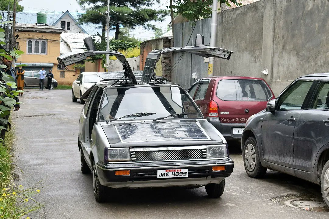 basiitzargar's tweet photo. Bilal Ahmed, a maths teacher from Srinagar, has developed a solar car. Bilal has been working on this project for last 11 years https://t.co/Co0eq9X44h