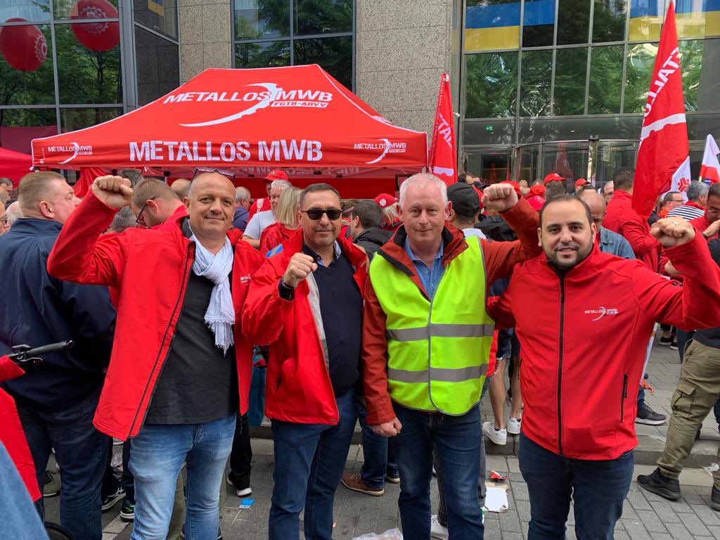 interFTMCGT's tweet photo. Belgique : aujourd’hui, plus de 100 000 travailleurs ont défilé dans les rues de Bruxelles afin de demander une augmentation des salaires. @interFTMCGT a défilé aux côtés de nos camarades de @MWBFGTBABVV @FGTB_CG et @industriAll_EU avec l’objectif d’une journée d’action en Europe https://t.co/G1PBLGQYvD