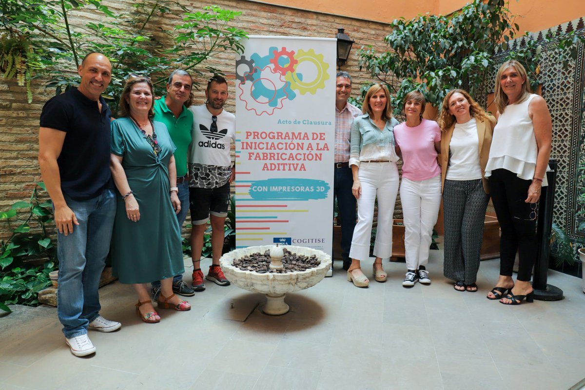 cogitise's tweet photo. ➡️Celebramos el acto de final de curso del programa Iniciación a la fabricación aditiva con impresoras 3D
Ya son 5 cursos compartiendo con los centros escolares de #Sevilla nuestra pasión por la ingeniería
Enhorabuena a todos por vuestro magnífico trabajo 👏
#SomosIngenieros https://t.co/8y6R0Xs0K0