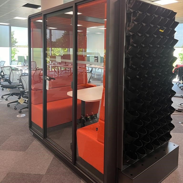 x4 Office tweet media