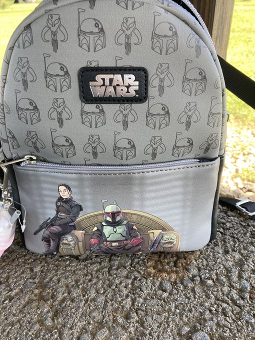 New backpack. Got it cheap surprisingly lol. #StarWars #BobaFett https://t.co/phskgd3lY7