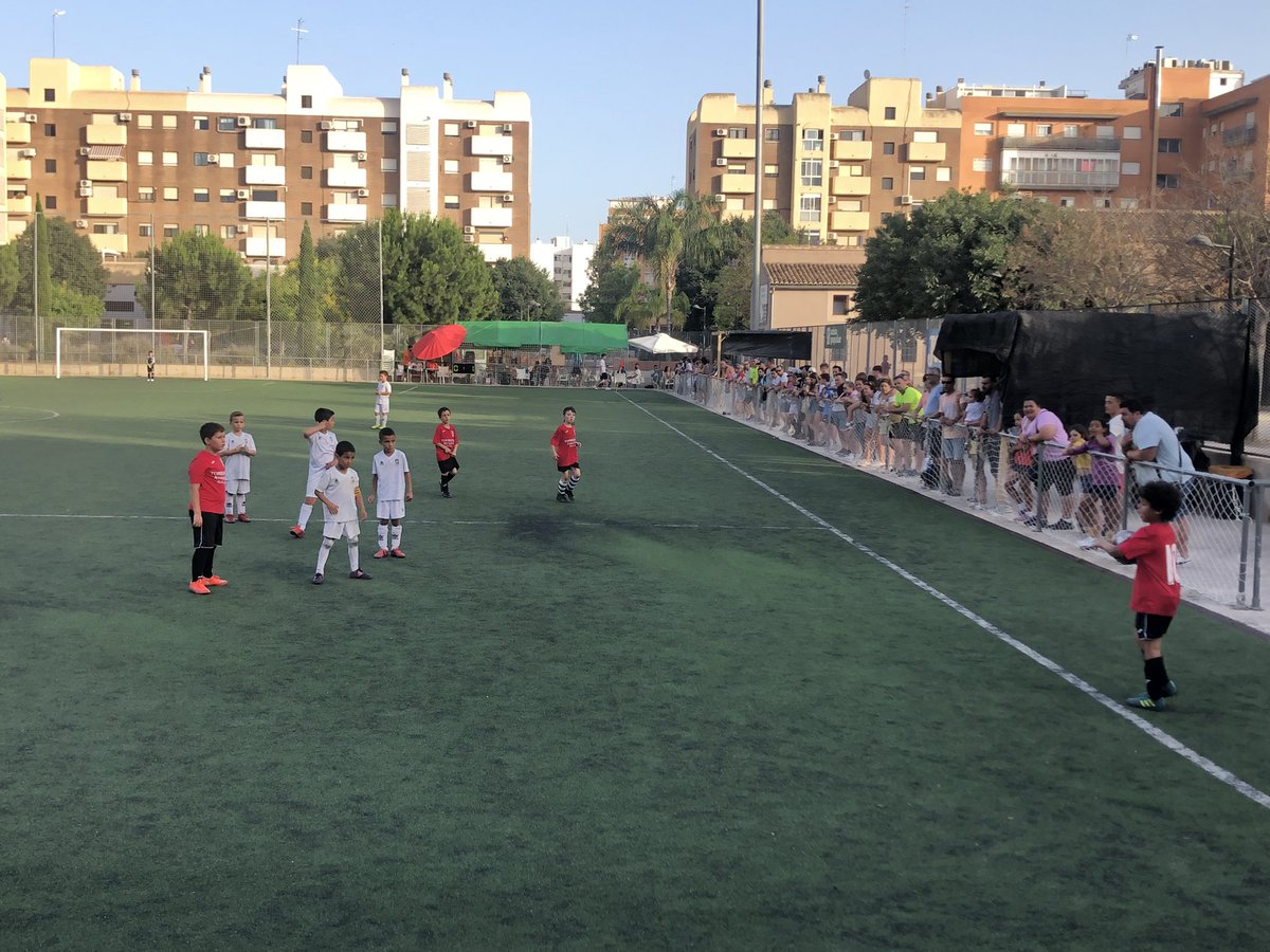 TorrefielACE's tweet photo. Muchas Gracias a @FFCV_info y @Salvador_Gomar por su participación y colaboración en nuestro Torneo Solidario a favor de @onglacasagrande
Así como a todas las escuelas y equipos participantes 🫶🏼y al @AjuntamentVLC y @FDMValencia
🤍🖤#TorrefielACE !!
#TorrefielTambiénExiste https://t.co/tZ73MphbEy