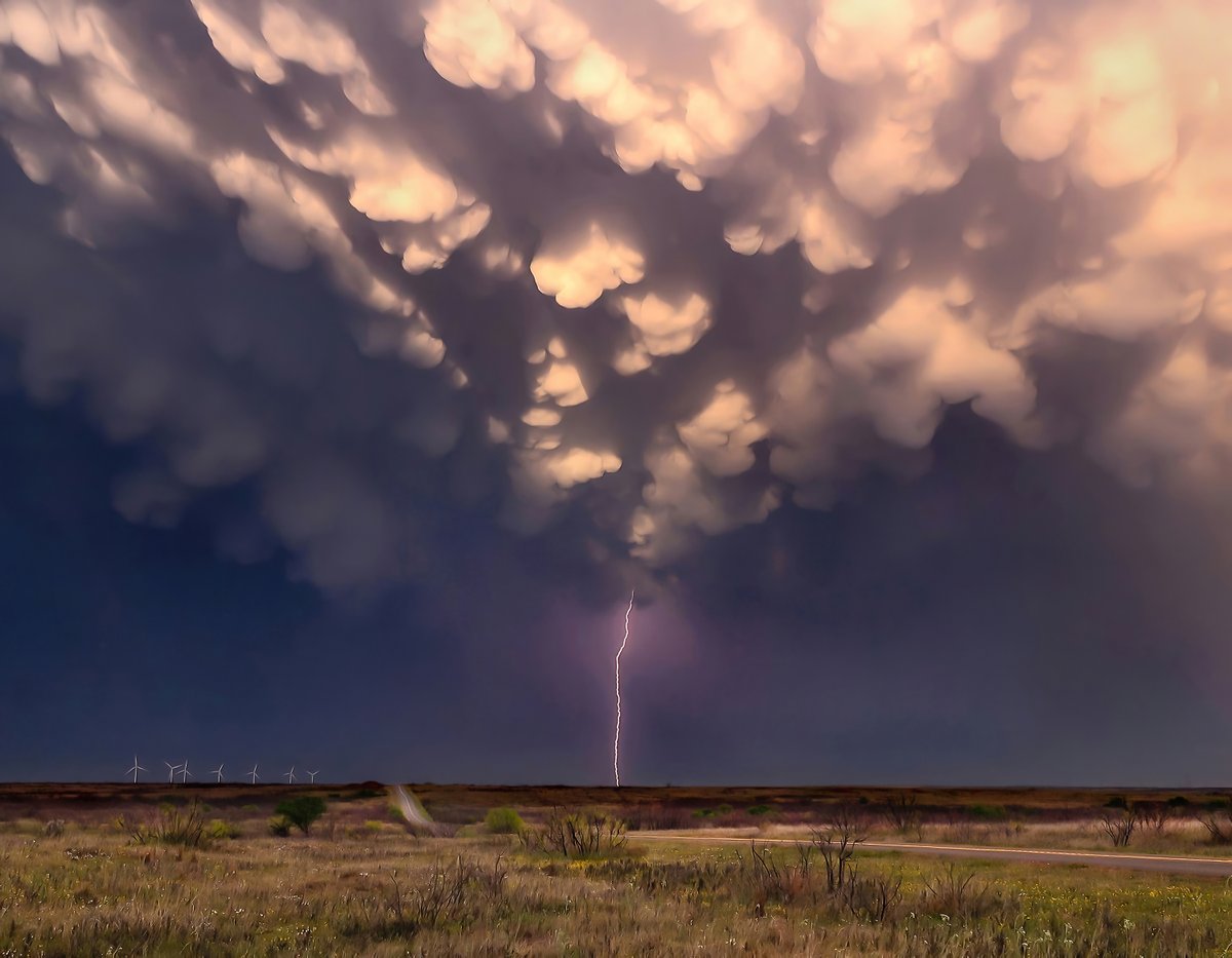 "Storm of Electra"
Editions: 20
Price: 0.1 ETH