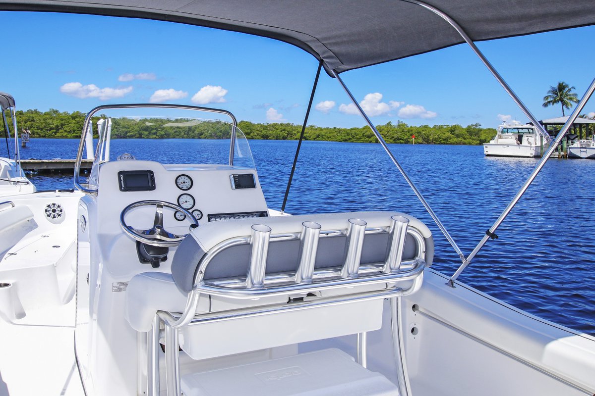 PortSanibel's tweet photo. We have the newest and largest fully Coast-Guard-equipped rental fleet in the Greater Fort Myers area! #PortSanibelMarina #Sanibel #BoatRentals #Boating #PortSanibel #Fishingcharters #SWFLBoating https://t.co/udDv967DvT
