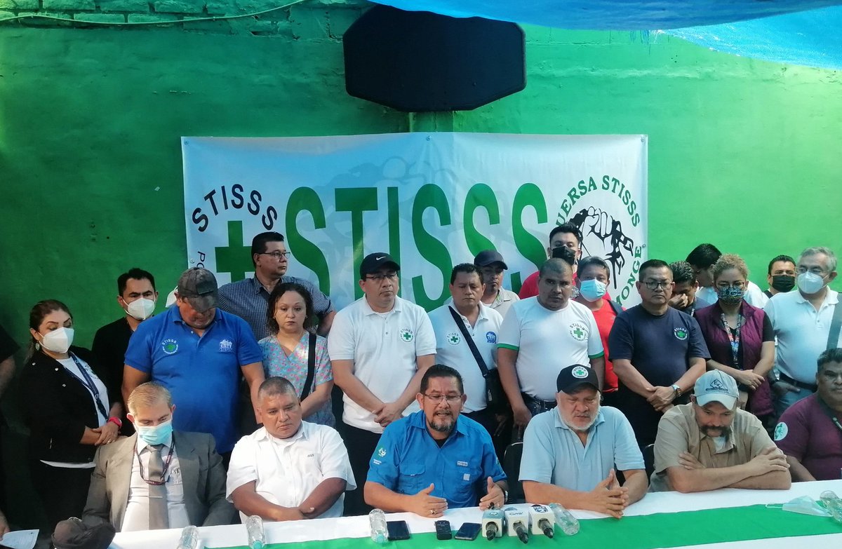 stisss's tweet photo. @JaimeAvalos_ : " en el @isss_gob_sv son más de $4 millones que utilizaran para beneficiar jefaturas que dejaron los Gobiernos del FMLN y ARENA" @UnidadSindical_ @p_setraisss @fuersamonge100 @STISSS_ https://t.co/XXD3dVMopk