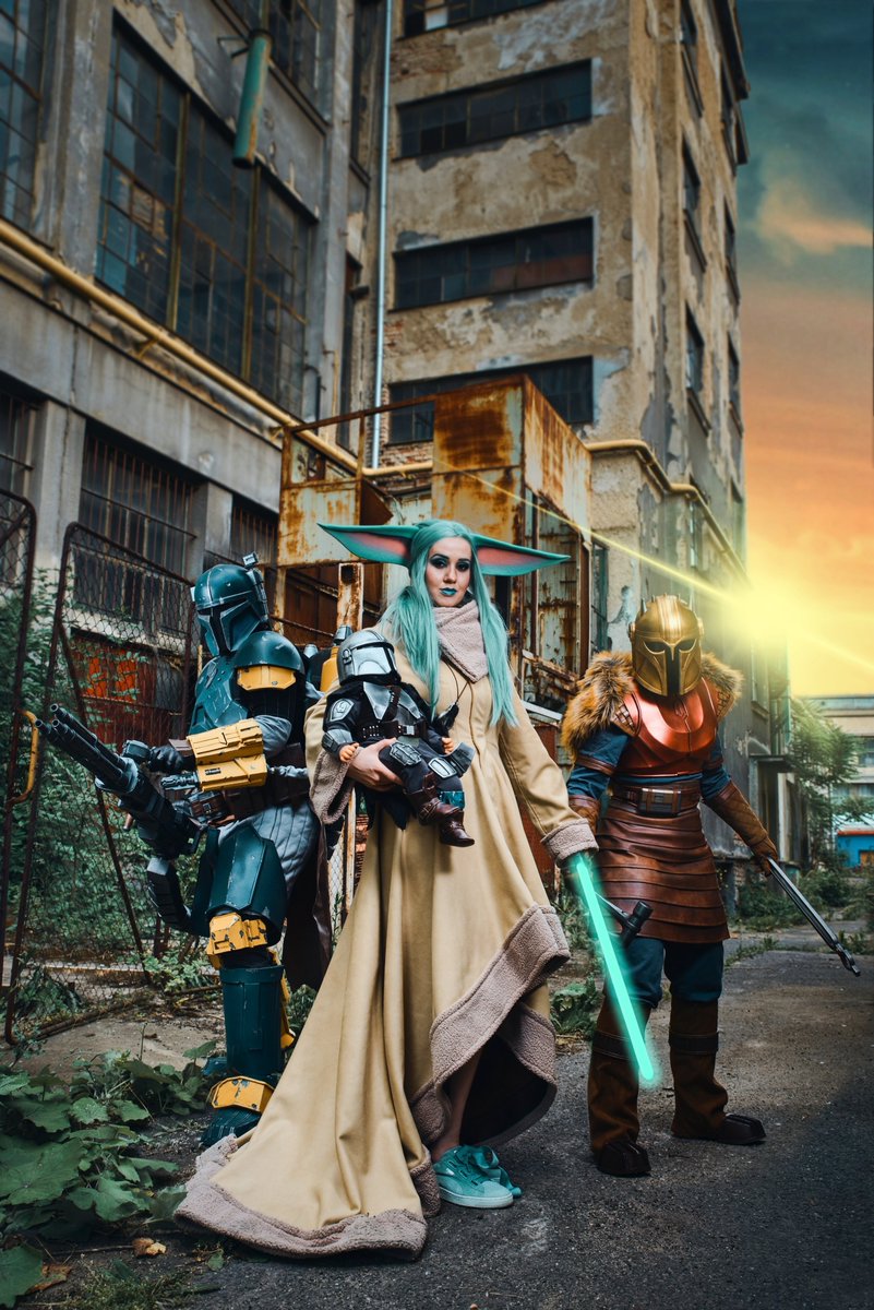 DATgermia's tweet photo. These guys look like they're about to drop the hottest mixtape of 2022!

Thanks for the chance to shoot with amazing people!
The Armorer: @ghaicosplay
Heavy Infantry Mando: @tanakhtcosplay
Photographer: @kaywinnith
Minimando&amp;Grogu: me

#mandalorian #starwars  #armorer #grogu https://t.co/5Iz90DFa3x