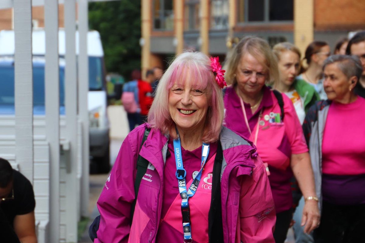 Today as part of #RefugeeWeek2022, Coventry Ambassadors gave Ukrainian arrivals a tour of the city centre, giving them a tour not just of Coventry’s iconic landmarks, but of Coventrys rich history too.

1/2.