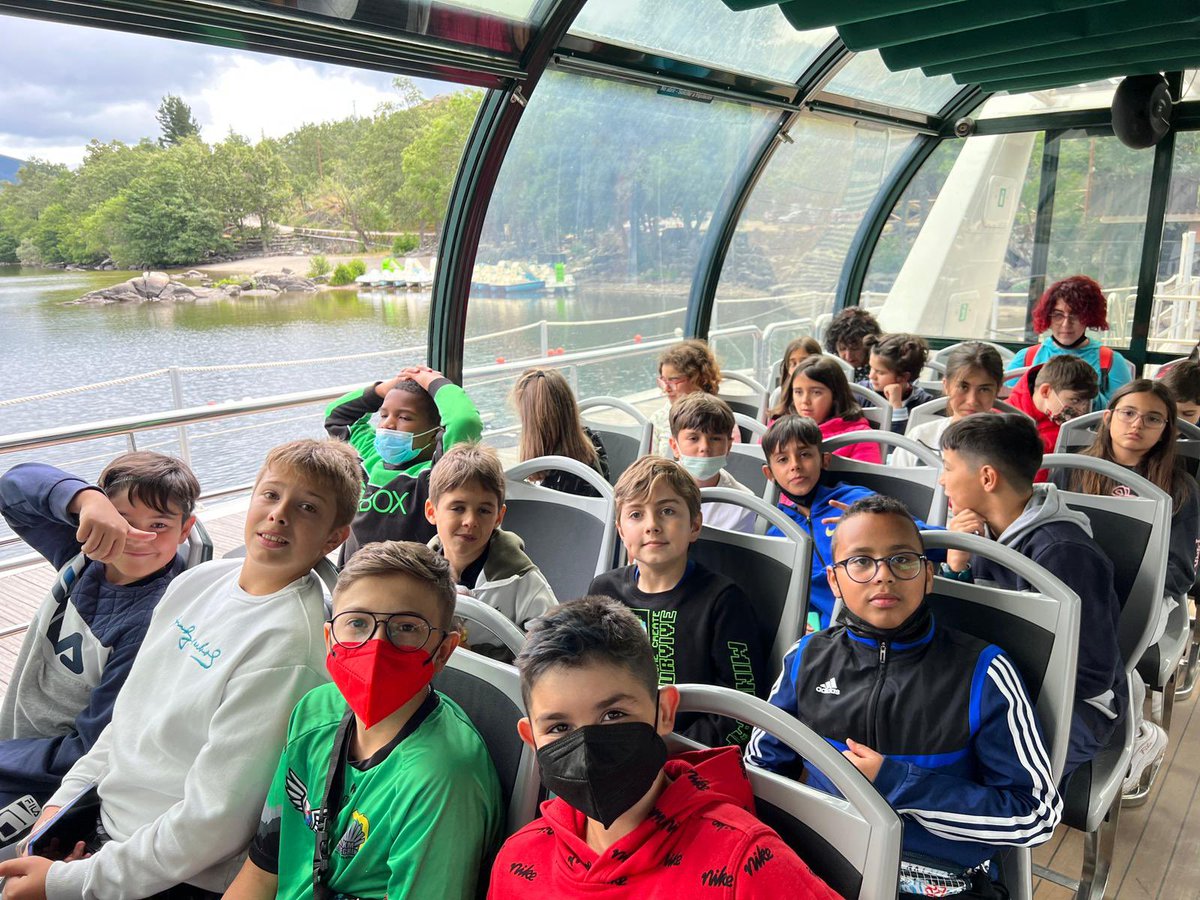 InmaculadaPonfe's tweet image. Viaje en catamarán por el lago de sanabria. ¡Qué paisaje tan espectacular! Y ahora… ¡Hemos comenzado el senderismo! ¿Cuánto queda? 😊

#ExcursiónEscolar #ExcursionesFinDeCurso #concepcionistas