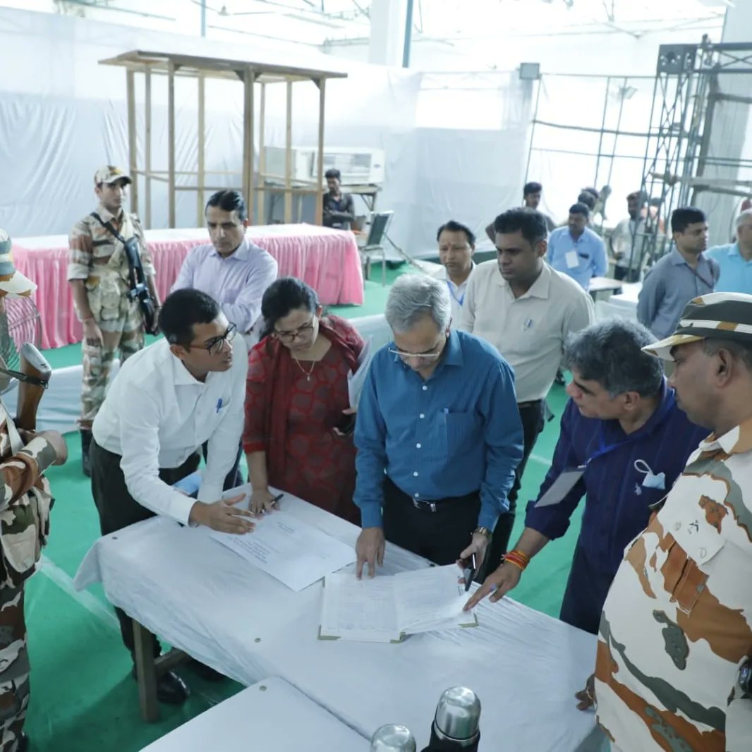 CeodelhiOffice's tweet photo. Visit and review meeting by Dr Ranbir Singh,CEO Delhi on 20.06.2022 : Bye-election Rajinder Nagar AC,New Delhi @ecisveep #byeelection2022 #rajindernagar #visit #review #inspection #boothstation #pollingstation #govote #onevotecounts #chalovoterbanehum #NoVoterToBeLeftBehind https://t.co/W4OsSLaxKu