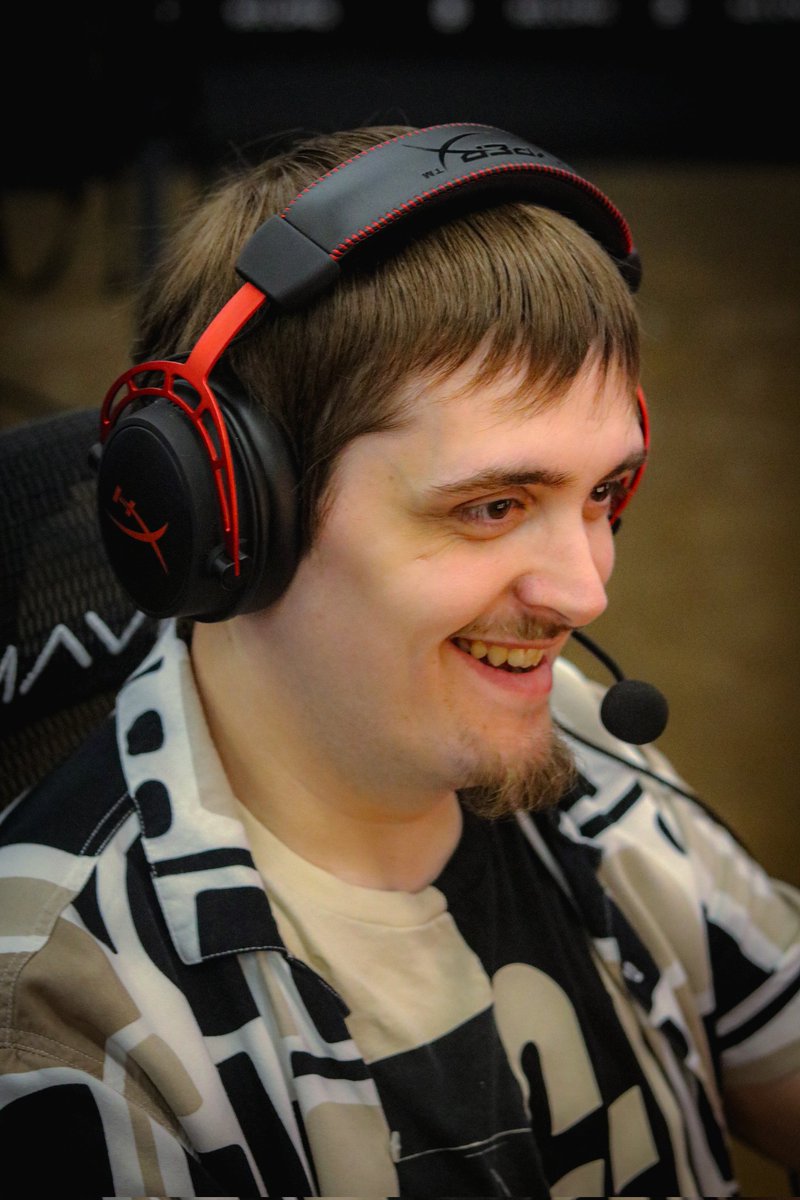 Hey Chicago! Do you have an esports event coming up &amp; need someone to photograph the action? Hit me up!

✅️ weekends only
✅️ venue accessible by public transit
✅️ South burbs
❗️ Must book at least 2 weeks advanced

Email me for details:
sheenamakescontent@gmail.com