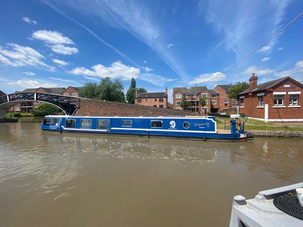 ortomarine's tweet image. Thanks to @compoost for a fabulous picture of 'NB Hargreaves II' in all it's glory at Hawksbury junction earlier today! Great spot people! 🤩 #boatswithtech #electrictripboat #electricboating #ecoboating