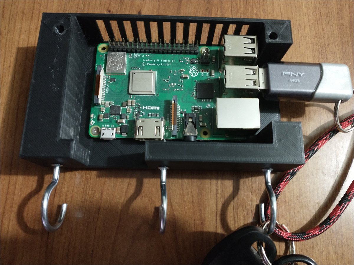 thinklearndo1's tweet image. Good Morning! Worked on my keyholder+backup system using a raspberry pi, when you hang up your keys, you plug in your USB drive. Files get backed up to it over wifi, and when you take your keys you take all your files with you! Project files here: github.com/thinklearndo/k…