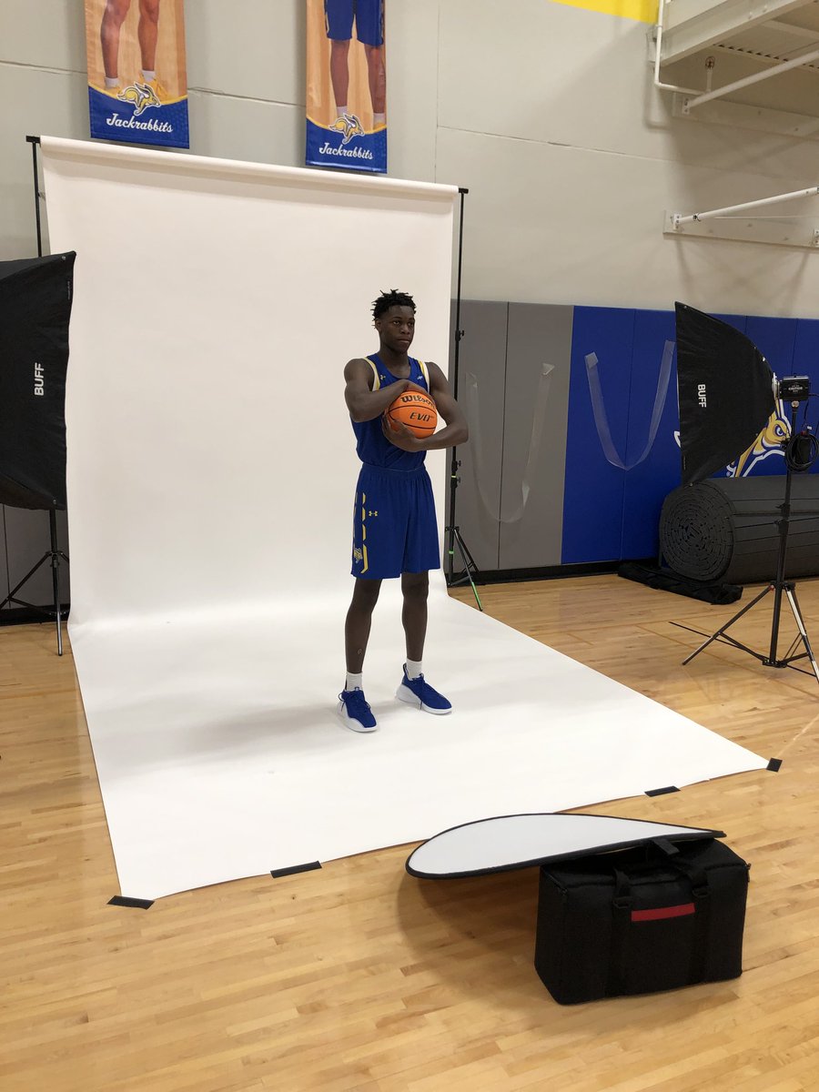GoJacksMBB's tweet photo. The new guys have their numbers!

🏀 @kalen_garry #10
🏀 @matthew_mors #11
🏀 @tannerteslaa #15
🏀 @jack_hastreiter #23
🏀 @WilliamKyleIII #42

#GoJacks 🐰 https://t.co/HMdC7YIYel