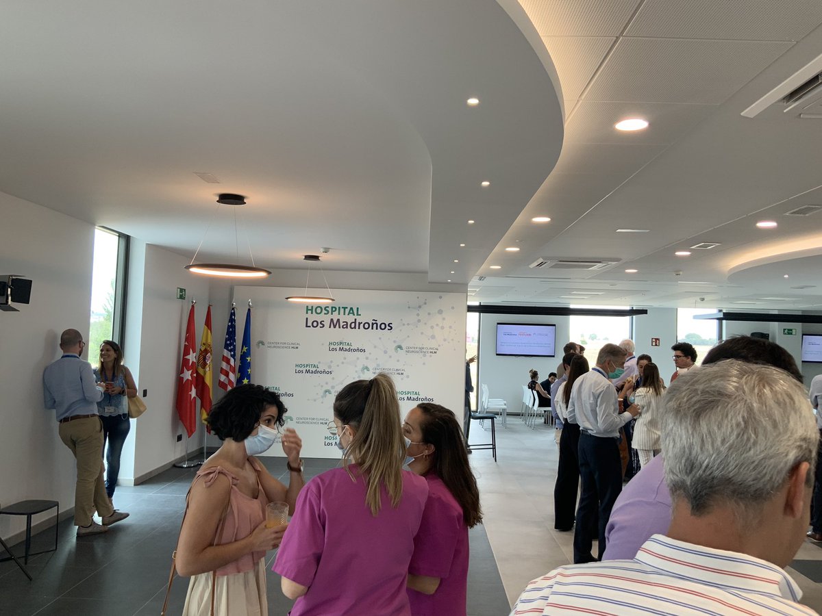 HMadronos's tweet photo. Interesantes conversaciones sobre #Neurorrehabilitación durante el descanso del #Simposio conjunto @AbilityLab y #HLM
#HLMSRALAB #Robótica #ParalisisCerebral #Exoesqueleto #Neuromodulación https://t.co/Bue7O9sewV