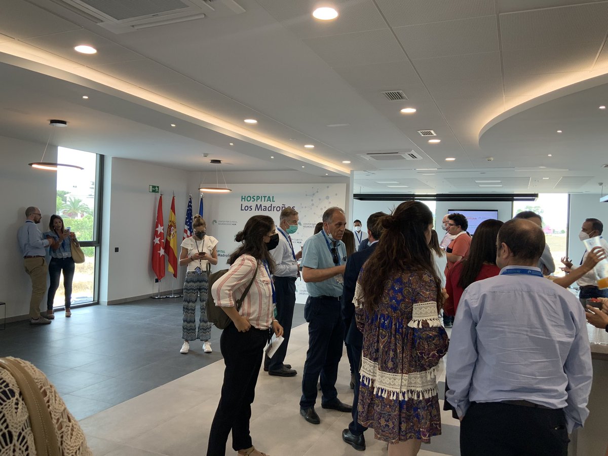 HMadronos's tweet photo. Interesantes conversaciones sobre #Neurorrehabilitación durante el descanso del #Simposio conjunto @AbilityLab y #HLM
#HLMSRALAB #Robótica #ParalisisCerebral #Exoesqueleto #Neuromodulación https://t.co/Bue7O9sewV