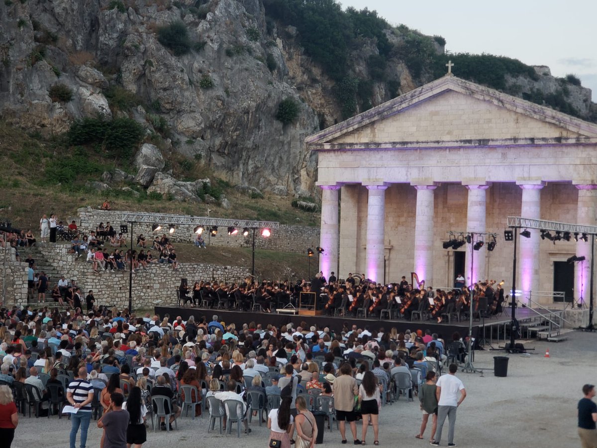 BosPhilYouth's tweet photo. We're thrilled about last night's concert in beautiful #corfu with Maestro @BenjaminZander, @zfungcello, and Sofia Fomina playing to a large audience at sunset! #greece #zlatomirfung #sofiafomina #concert #orchestra #tour #elgar #tchaikovsky #greecemusic #greecetour #greece🇬🇷 https://t.co/4qJ8W64Psb
