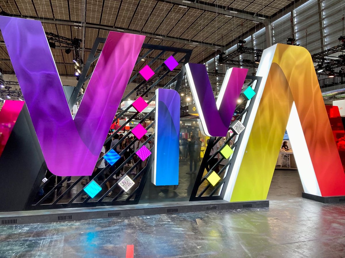 4️amazing days well spent at @VivaTech last week🚀

We had a great time where everytime we passed by a stage, chances are they were discussing web3!
Let’s mention our top highlights from this event
👇

#Arianee #ArianeeSolutions #NFT #NFTSolutions #web3 #NFTutility #vivatech2022