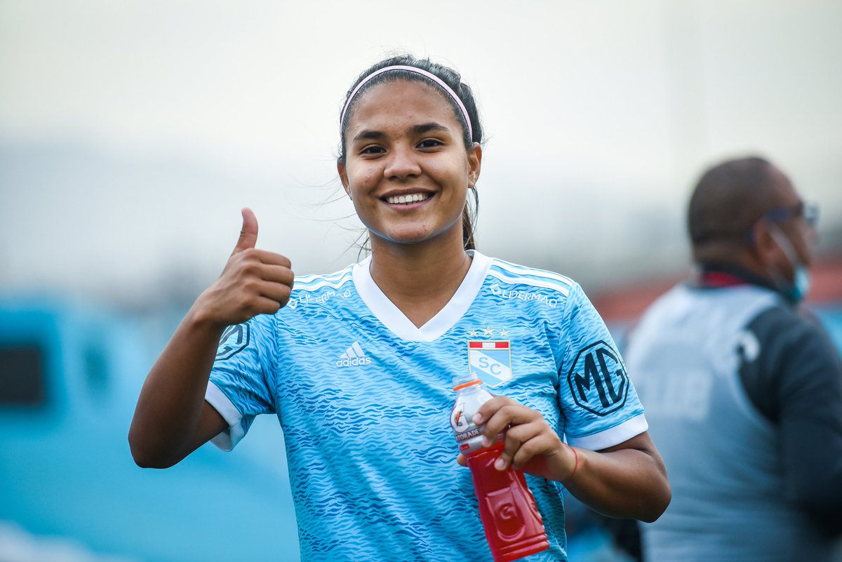 SCfemenino's tweet photo. 📸| 🔛 Lunes 💙😍

#SCfem 
#FuerzaCristal
#SomosFamilia https://t.co/NDVzWYfSB1