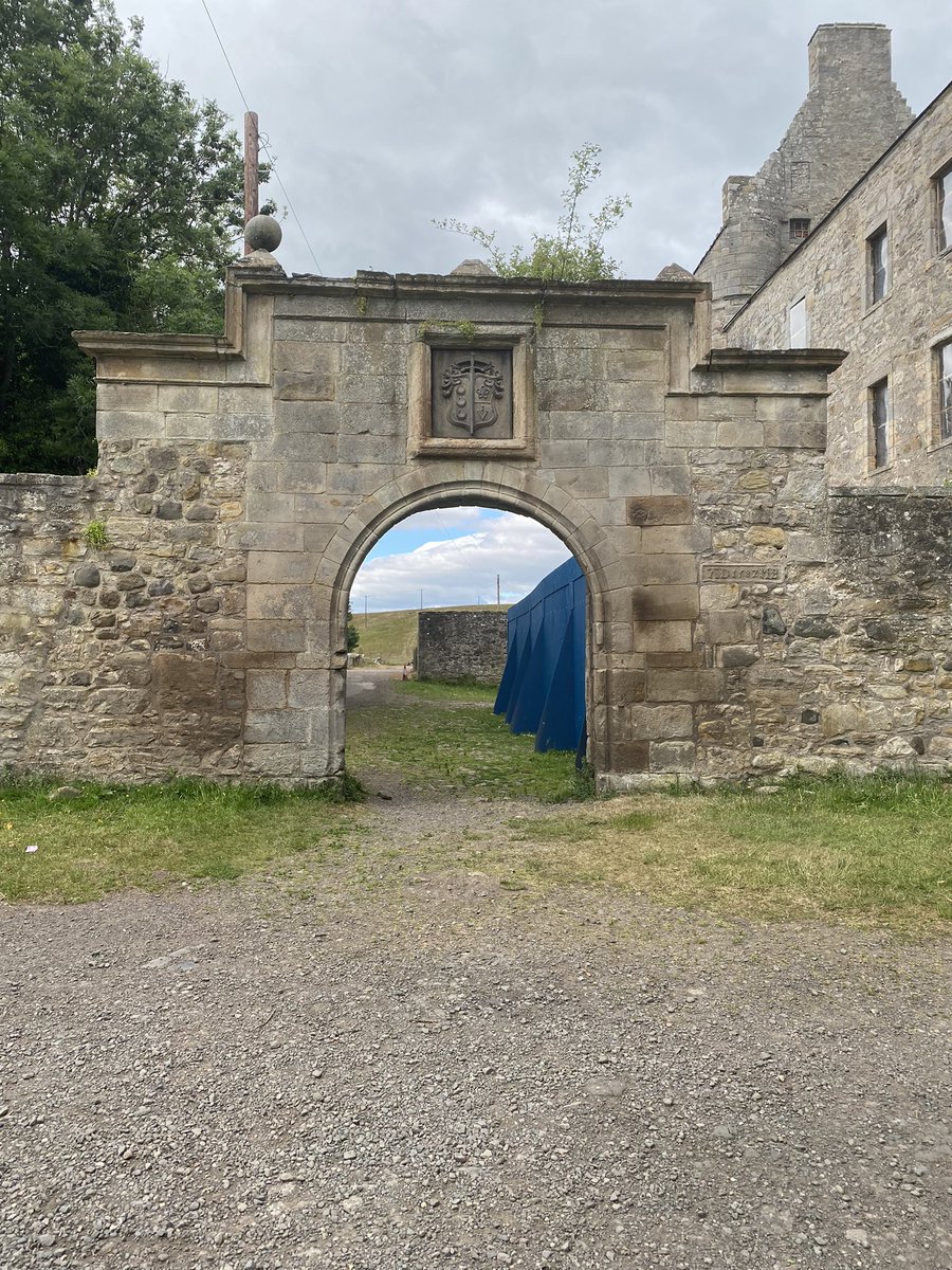 vickiwarner's tweet photo. @SamHeughan been to some beautiful places today in Scotland that I probably would never have know about if it wasn’t for #outlander #lallibroch #prestonmill #sassenach https://t.co/xAC5tWBOMY