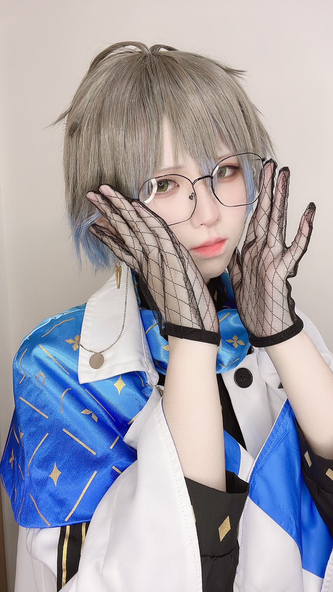 試妝
第一次cos男角

#Ikenography #IkeEveland 
#Luxiem #NIJISANJI_EN #コスプレ https://t.co/DlZnDtYDo0