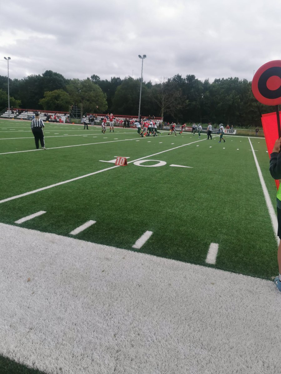 Gister hebben de Cadets (Youth Tackle) zich geplaatst voor de finale van het nederlandskampioenschap door te winnen van de Amsterdam Crusaders met 16-6 🏈💪 #cadets #youthfootball #Rotterdam #youth <a href="/010TROJANS/">010 TrojansFootball</a> #teamwork