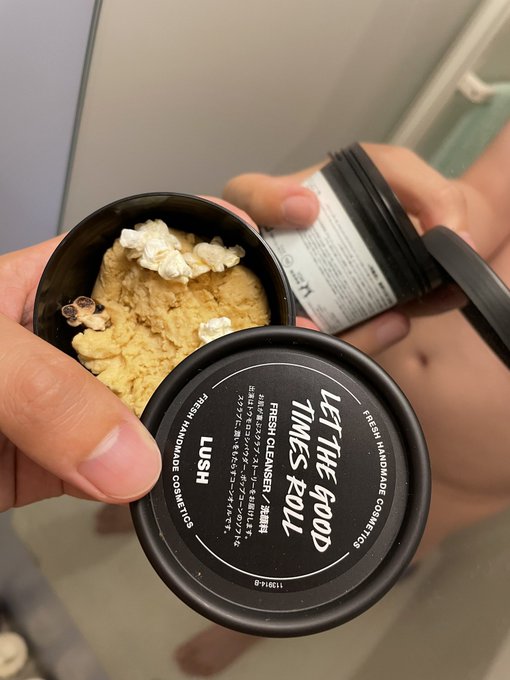 僕が使ってる洗顔 ポップコーンとバターの甘い香りで使ってて楽しいし汚れもちゃんと落ちていい感じ これに合わせて週一でスクラブとポリッシャーを日をずらして使ってる https://t.co/Qy5vqF<a href="/tag/nintendoswitch"class="tags"><span>#nintendoswitch</span></a><a href="/tag/splatoon3"class="tags"><span>#splatoon3</span></a><a href="/tag/%E3%82%B9%E3%83%97%E3%83%A9%E3%83%88%E3%82%A5%E3%83%BC%E3%83%B33"class="tags"><span>#スプラトゥーン3</span></a>