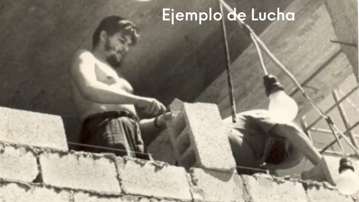 ¿Queremos, una juventud que simplemente se concrete a oír y a repetir? ¡No! Queremos una juventud que piense una juventud que aprende por sí misma a ser revolucionaria, una juventud que se convenza a sí misma, una juventud que desarrolle plenamente su pensamiento.