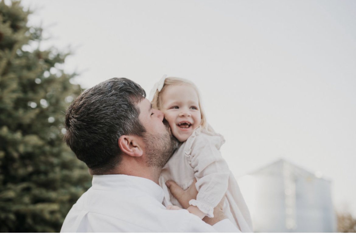 _pdietrich's tweet photo. Happy (late) Father’s Day to our favorite guy! We love you lots ♥️ @JGodbersen https://t.co/jee6Vm85IW