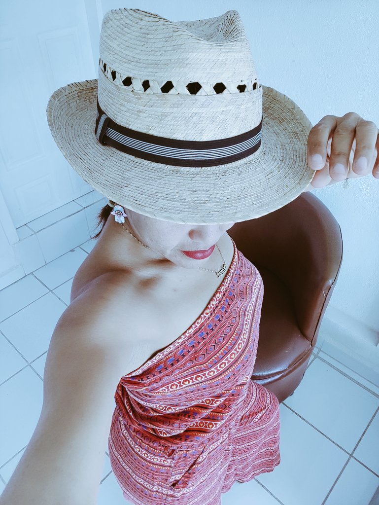 Sé como la sal, tu presencia no se siente, pero tu ausencia hace que todo pierda su sabor 🙃

Excelente y bendecida semana mundo ‼️🙏🥰